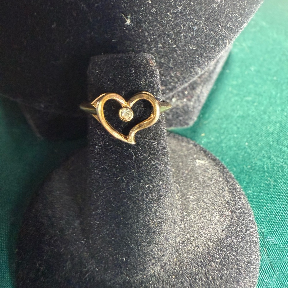 Ring Size 4 Gold Tone Heart‎ Ring with Diamond Accent